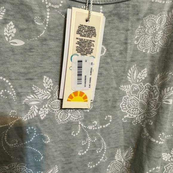 C&C California Women's Light Gray Floral Blouse - Picture 4 of 5